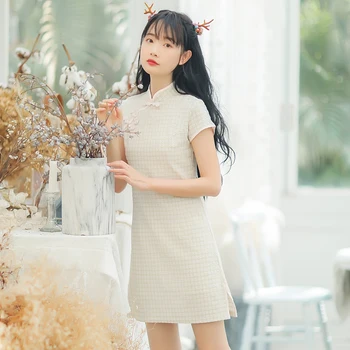 

Cheongsam dress with literary retro style