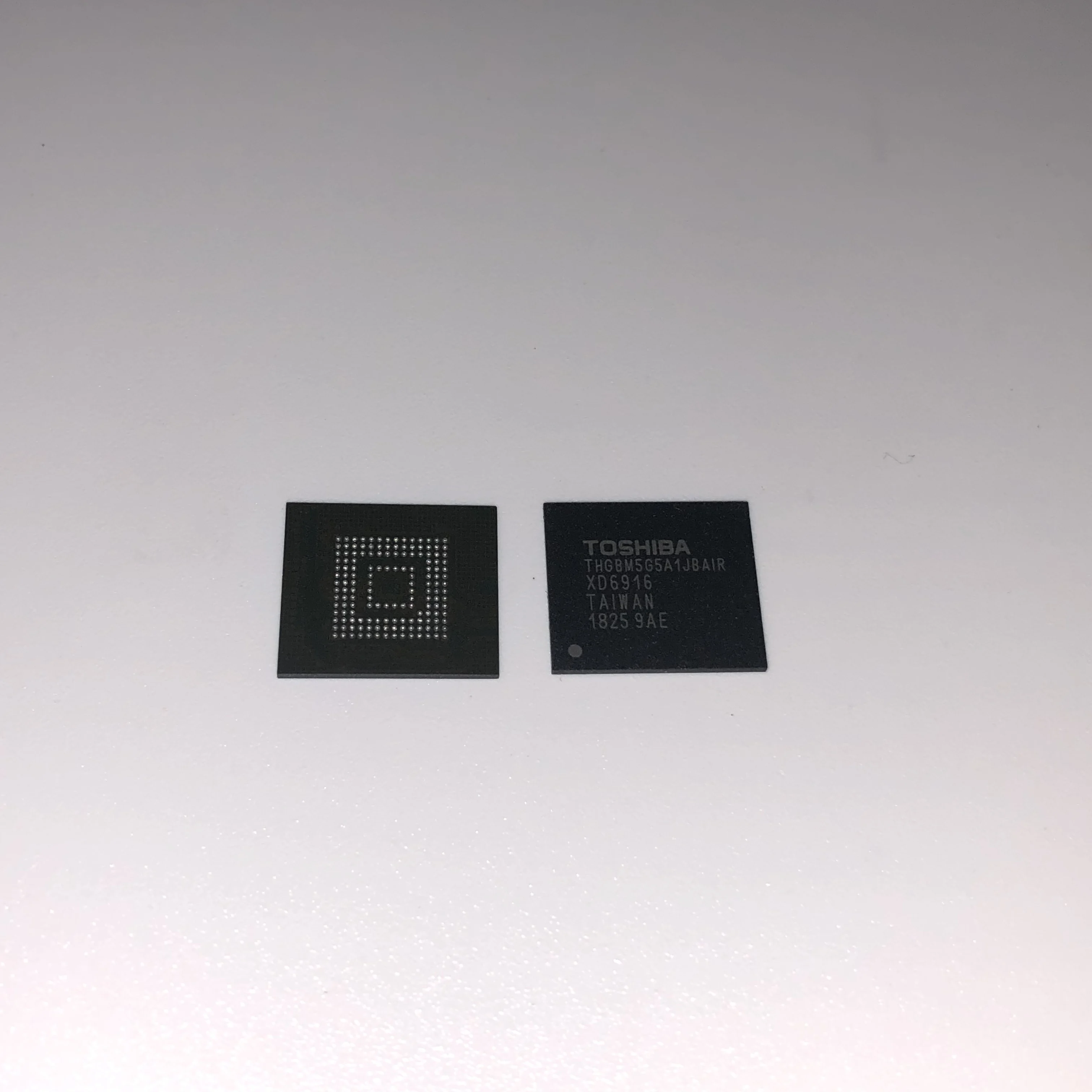 

Emmc Memory Chip 4G Electronic Component Thgbm5g5a1jbair