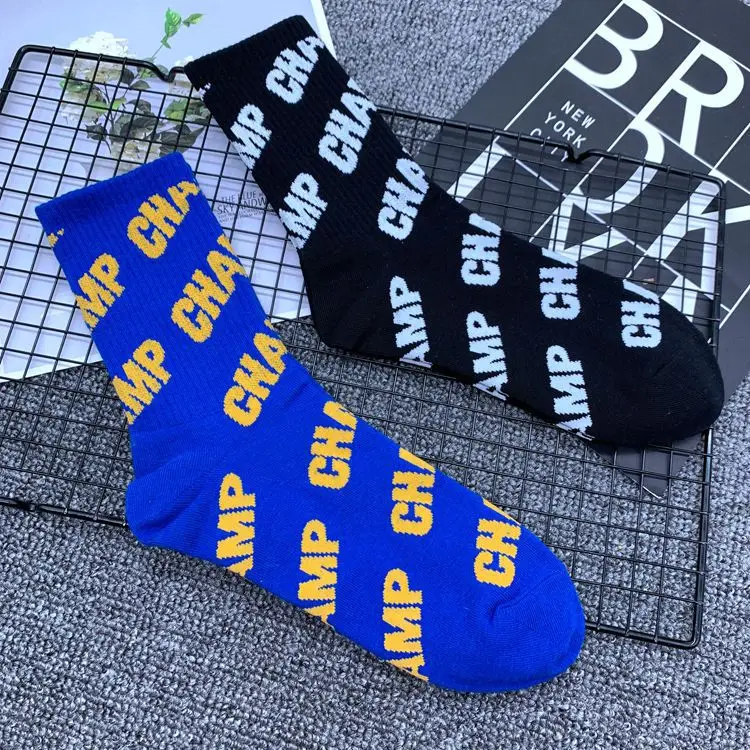 Носки для взрослых до середины икры; цвет темно-синий; модные носки чемпиона; контрастные цвета; повторяющиеся английские слова и буквы
