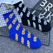 Носки для взрослых до середины икры; цвет темно-синий; модные носки чемпиона; контрастные цвета; повторяющиеся английские слова и буквы