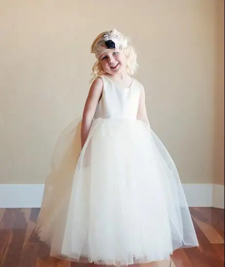 

Gorgeous White Tulle Flower Girl Dresses for Weddings Kids Princess First Communion Dress for Girls Pageant Dresses Vestidos