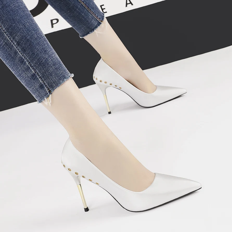 

High Heels pumps Woman shallow pointed toe Slides fashion rivet slip on sandals zapatos mujer black champagne silver apricot