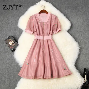 

2020 New Summer Designer Runway Dress Women Clothing Short Sleeve Fashion Embroidery Front Zipper Ruffle Mini Dress Sweet Casual