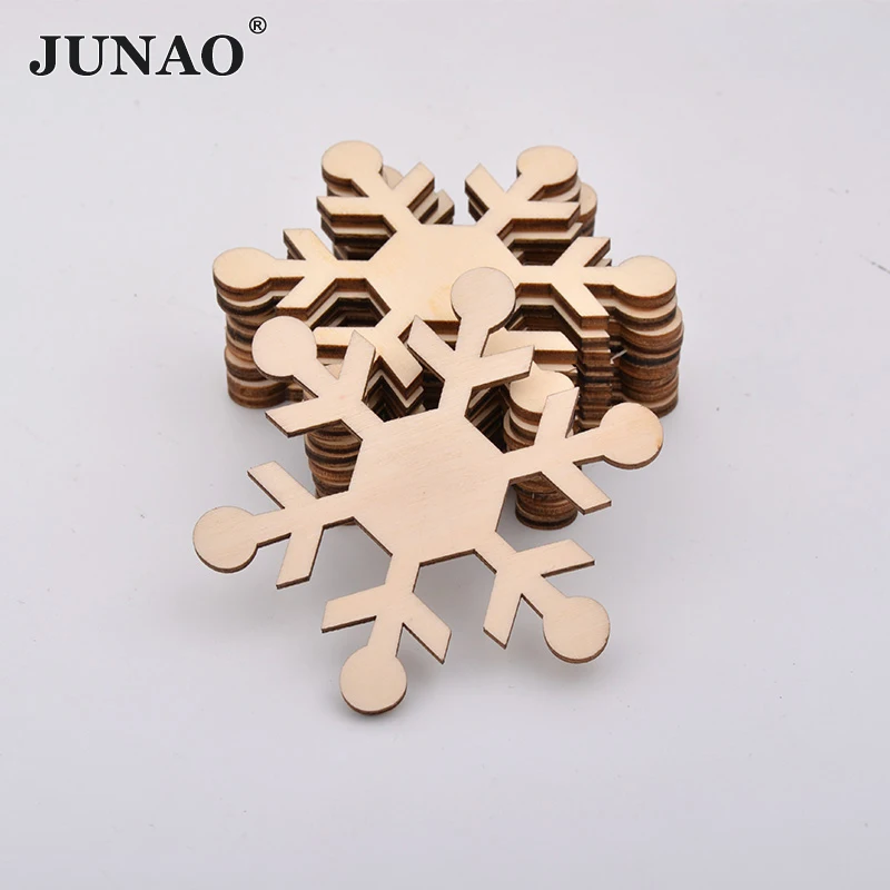 JUNAO-75mm-Big-Snowflakes-Ornaments-Wooden-Chips-Hanging-Winter-Snow-Decoration-Xmas-Tree-Pendant-for-Party (2)