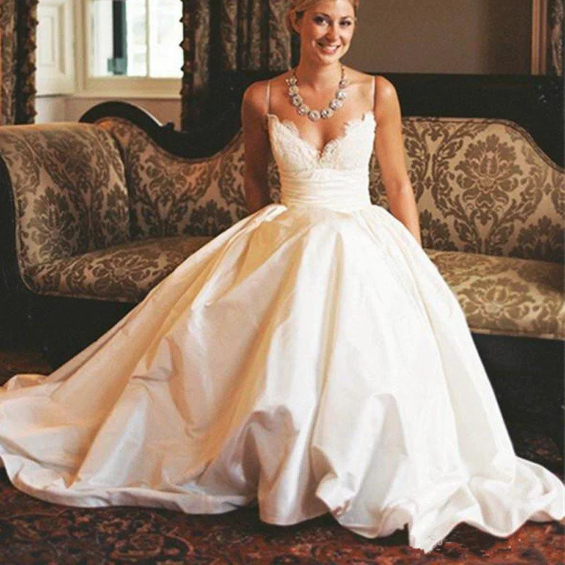 

Exquisite Lace Ball Gown Wedding Dresses robe de mariee Spaghetti Strap Sweetheart Bridal Gowns Wedding dress vestido de noiva