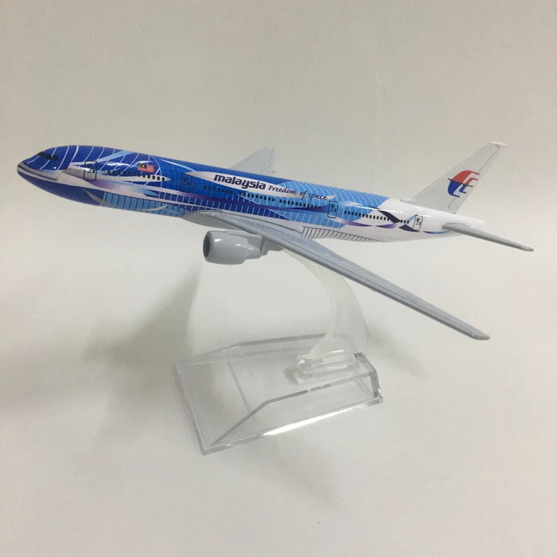 

16cm Metal Alloy Plane Model Air Malaysia Freedom Of Space B777 Airways Aircraft Boeing 777 200 Airlines Airplane Model w Stand