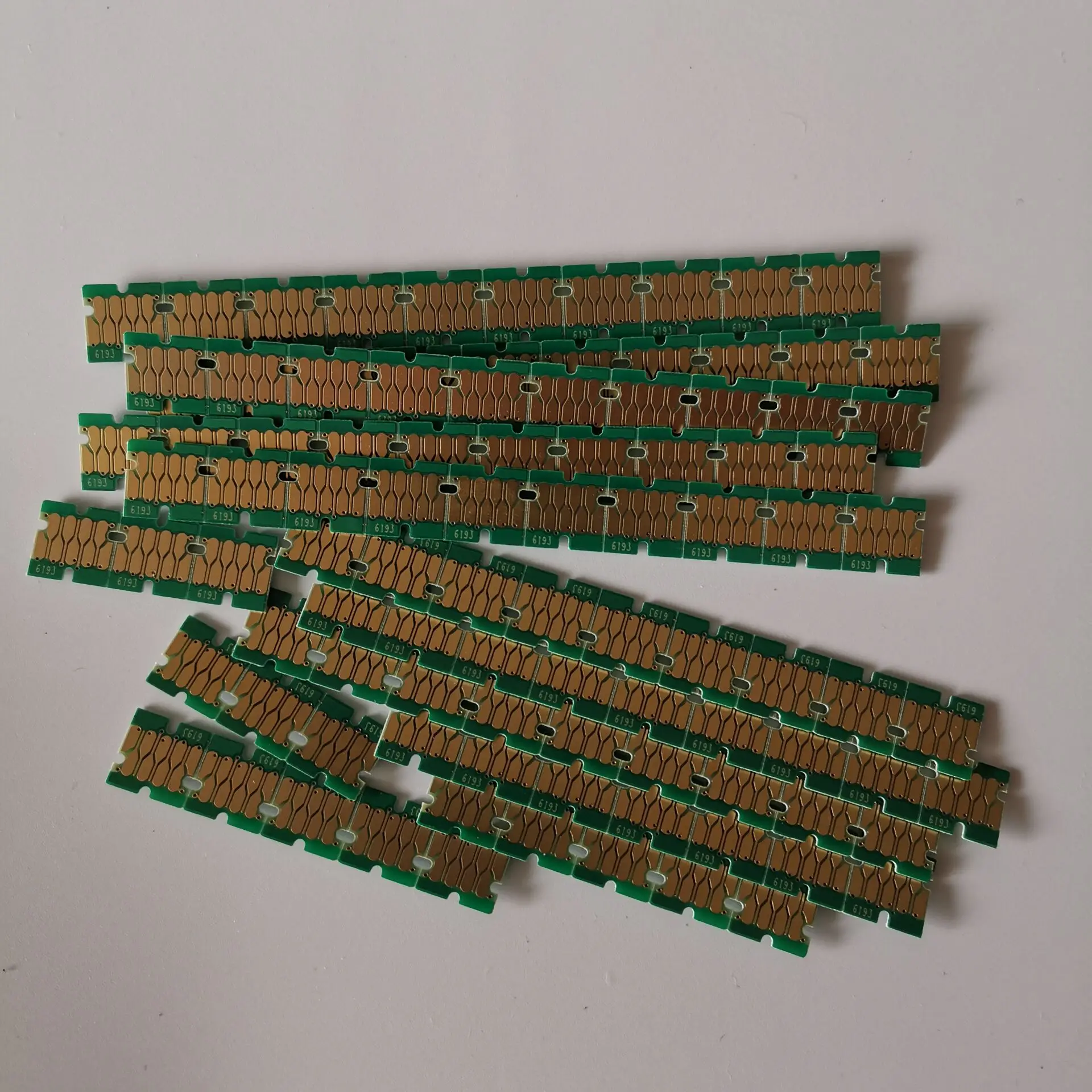 Чип для резервуара Epson T3000 T5200 T7200 T3270 T7270 F6200 B6070 B7000 P10000 P20000 100 шт. | Компьютеры и офис