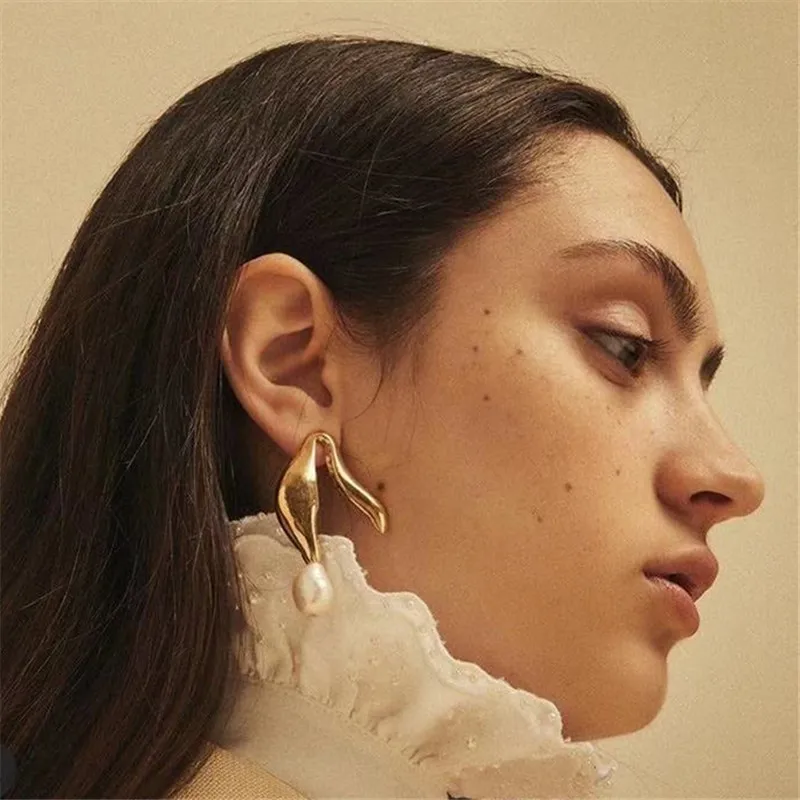 

Bebeoso freshwater pearl golden earrings New style earrings simple European and American INS fashion hipster for women jewelry