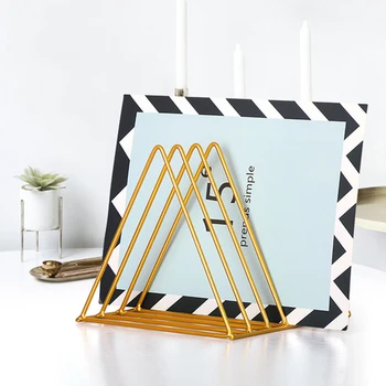 

Metal Magazine Rack Triangle Bookshelf Wrought Iron Magazine Holder Desktop Storage Decorative Book Stand LB88
