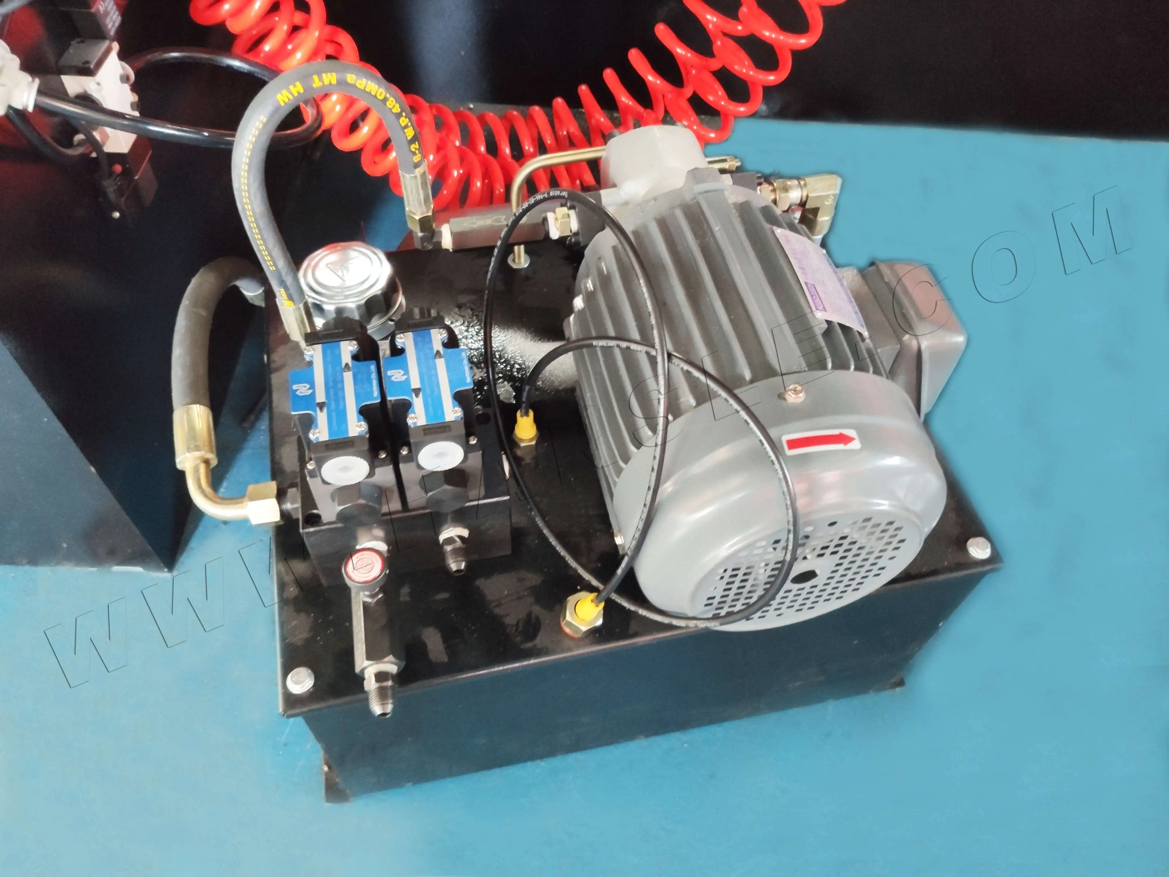Листовой металл CNC Пазовая машина V долбежные для нержавеющей стали