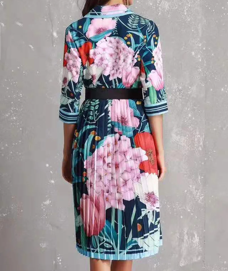 Obsessed with lavender. New spring and autumn fashion women's retro printed pleated elegant party dress, big flowers