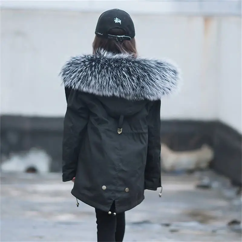 Модная зимняя детская куртка с натуральным кроличьим мехом для девочек плотное теплое пальто для девочек верхняя одежда с воротником из натурального меха енота для мальчиков W207