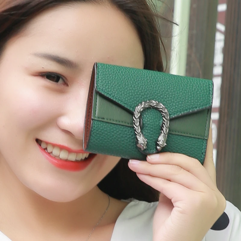 

Women Wallets Short Crocodile Pattern Hasp Wallet Ladies Clutch Bag Purse 2020 New Simple Card Holder Female Luxury Coin Purse