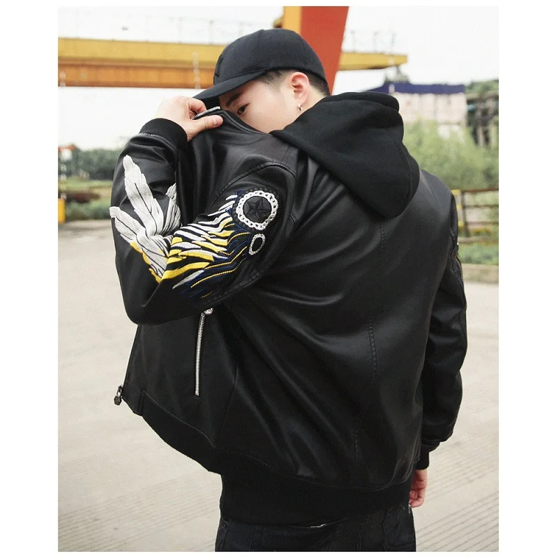 

Man Jacket Motorcyclist Faux Leather Coat Feather Embroidery Retro American Casual Wear Winter Warm Mantle Men Drop Shipping