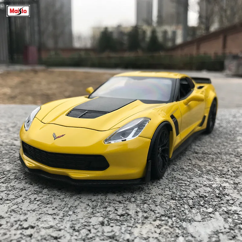 

Maisto 1:24 2017 Corvette Muscle Car Roadster simulation alloy car model simulation car decoration collection gift toy