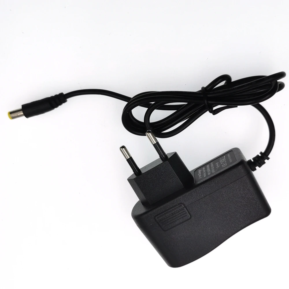 8.4V 1A Charger 7.4V 18650 110-220V Lithium Battery Charger DC 5.5mm * 2.1 portable charger EU / AU / US UK plug battery charger battery charger adapter