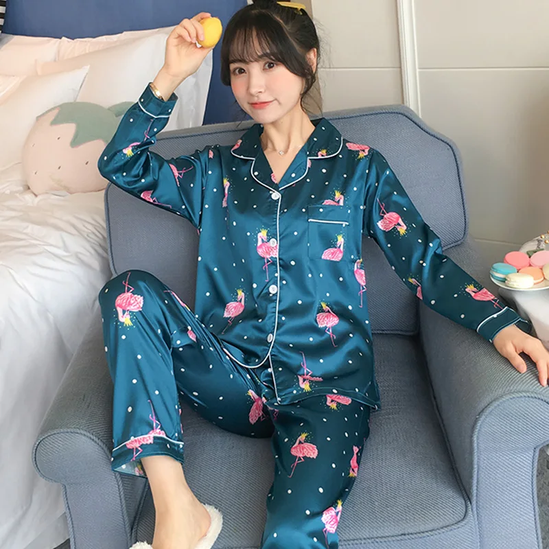 

Autumn Comfortable Silk long sleeve Women Sleepwear Christmas Adult Pajamas Set Female korean Style lovely cartoon print Pajamas