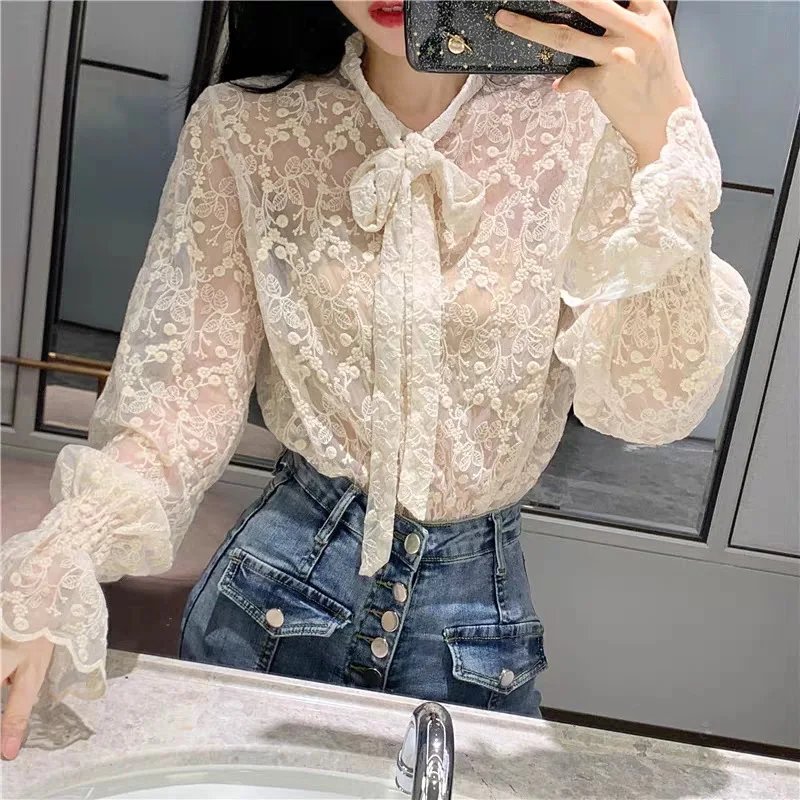 

2019 Autumn & Winter New Style Western Style Lace Base Shirt Women's Underwear Gauze Bell Sleeve Slimming Immortal Elegant Tops