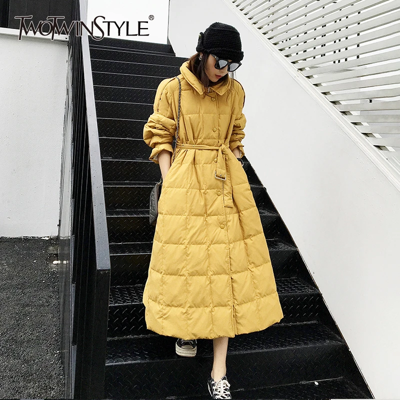 TWOTWINSTYLE корейские парки для женщин с длинным рукавом Высокая талия поясом плотное