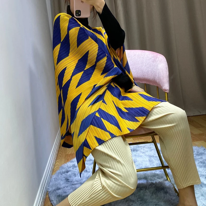 Deep V sling bifurcated dress noble temperament