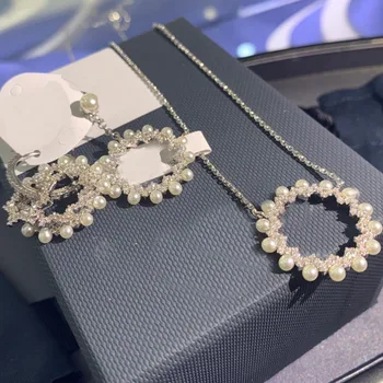 

UMGODLY Luxury Brand Silver Color White Sun Flower Round Earrings with Pearls Zircon Women August Yacht Club Series Jewelry