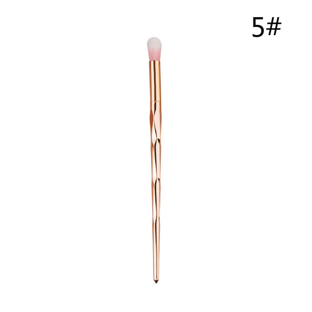 1Pcs-Diamond-Makeup-Brush-Set-Big-Fish-Tail-Foundation-Powder-Brushs-20x2-0x1-4cm-New-fashion.jpg_.webp_640x640 (4)