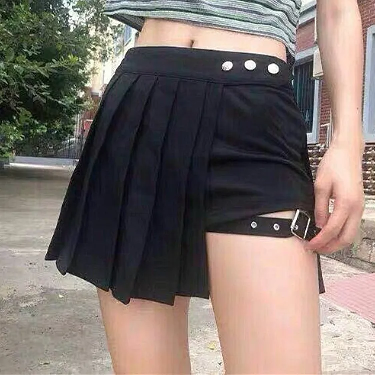 

Summer High Waist Chains Belted Plaid Skirt Punk Female Irregular Pleated Goth Skirts 2019 Women Fashion Asymmetrical Skirts