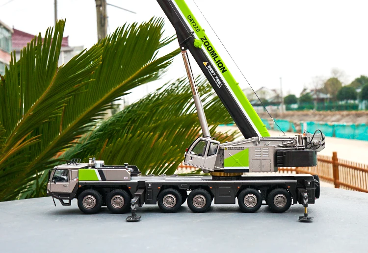 Завод 1:50 высокое качество литья под давлением Zoomlion QAY220 модели автокрана для рождественских подарков, коллекция