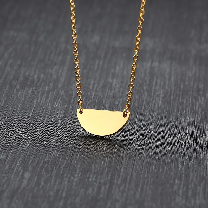 Engraving Gold Half Circle Necklace 