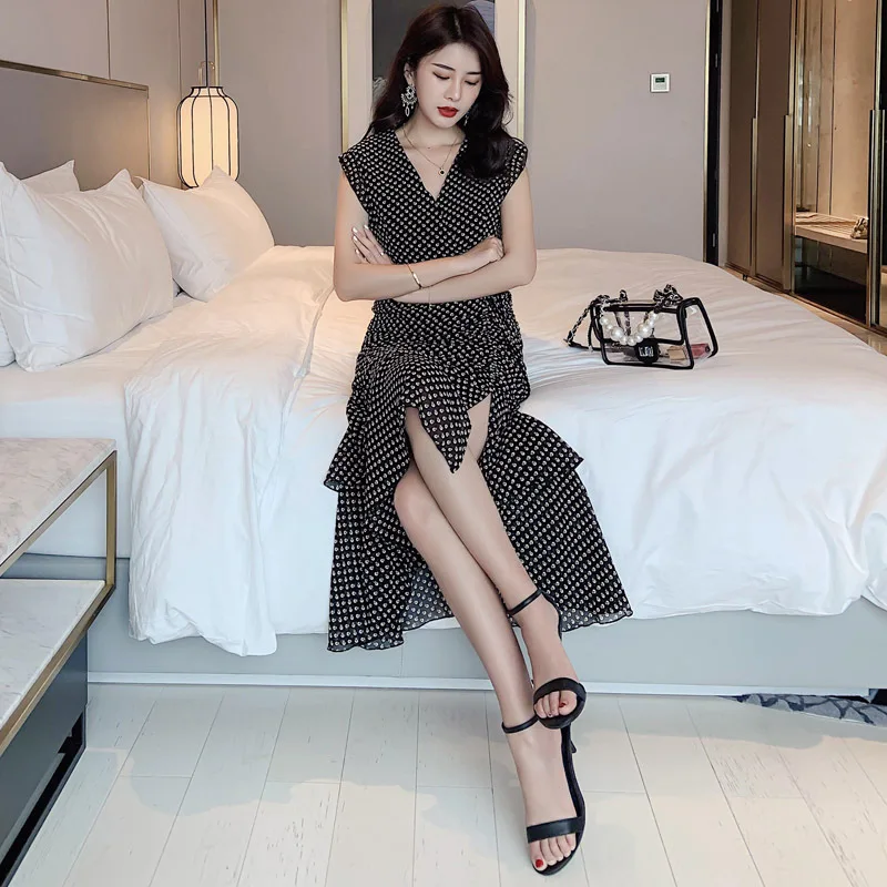 

Women's Dresses 2020 Spring Summer New Women's Temperament V Stand Collar Fungus Slim Pleated Floral Dress