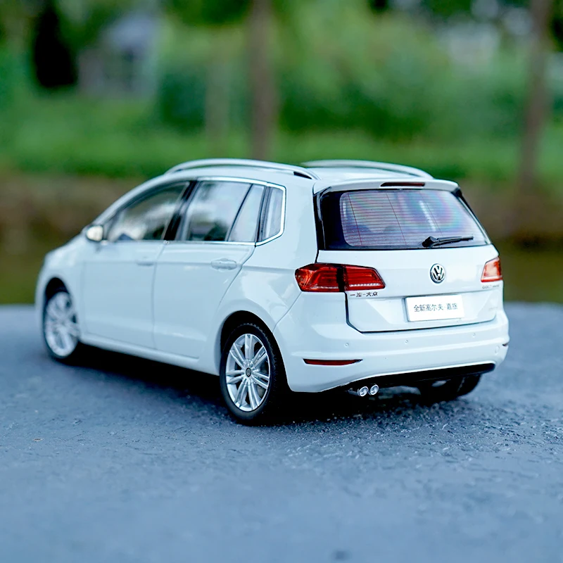 1:18 VW красный GOLFSportsvan литье под давлением Модель автомобиля игрушки Металлическая Модель автомобиля оригинальная коробка