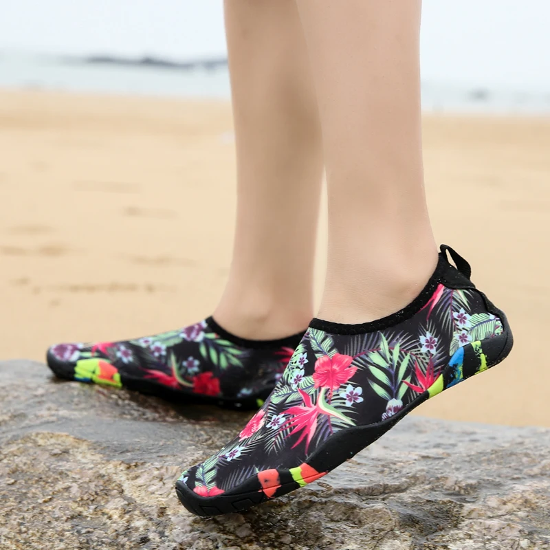 Sapatos de Praia Tênis de Natação dos Homens do Aqua Sapatos de Água Mulher Descalços Unisex Zapatilla Agua Zapatos Mujer Size35-46
