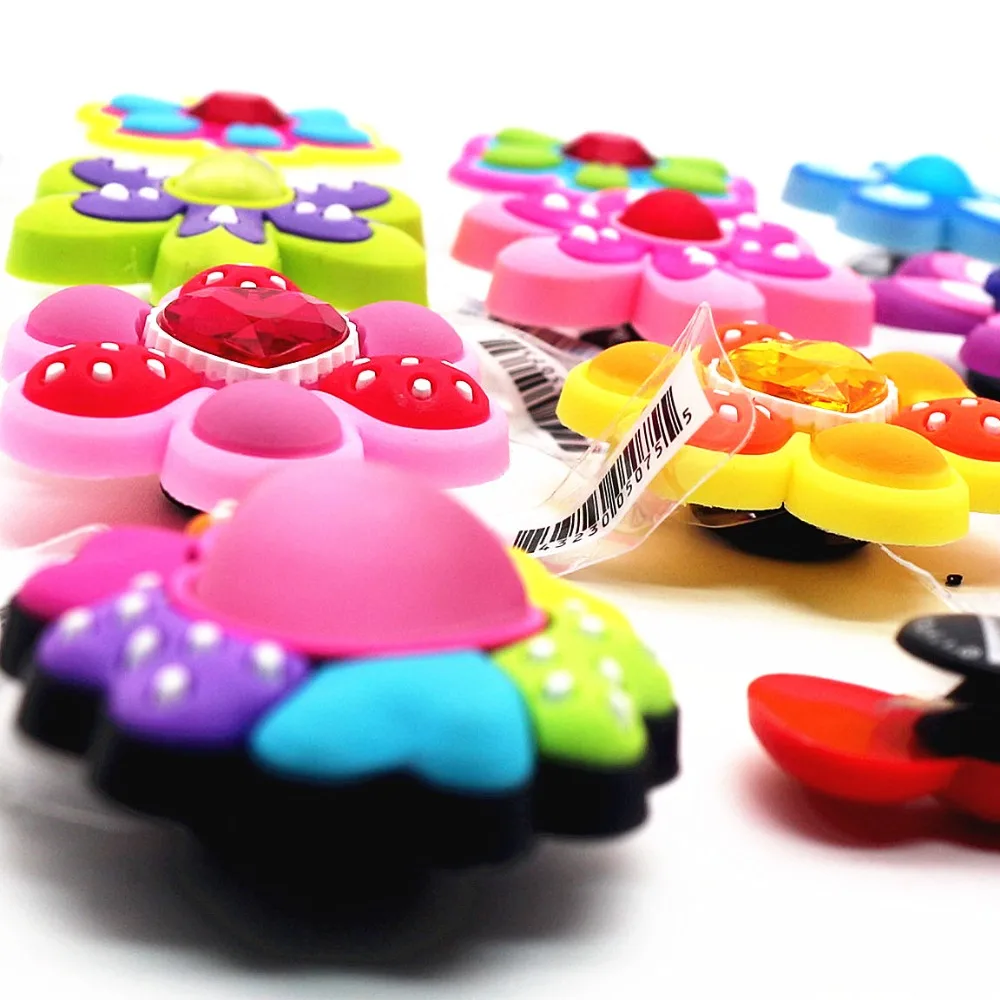 1pcs High Imitation Shoe Charms Colorful Heart-shaped Shoe Buckles Original Accessory fit Bracelets Croc JIBZ Kids Gifts F-ZBX20