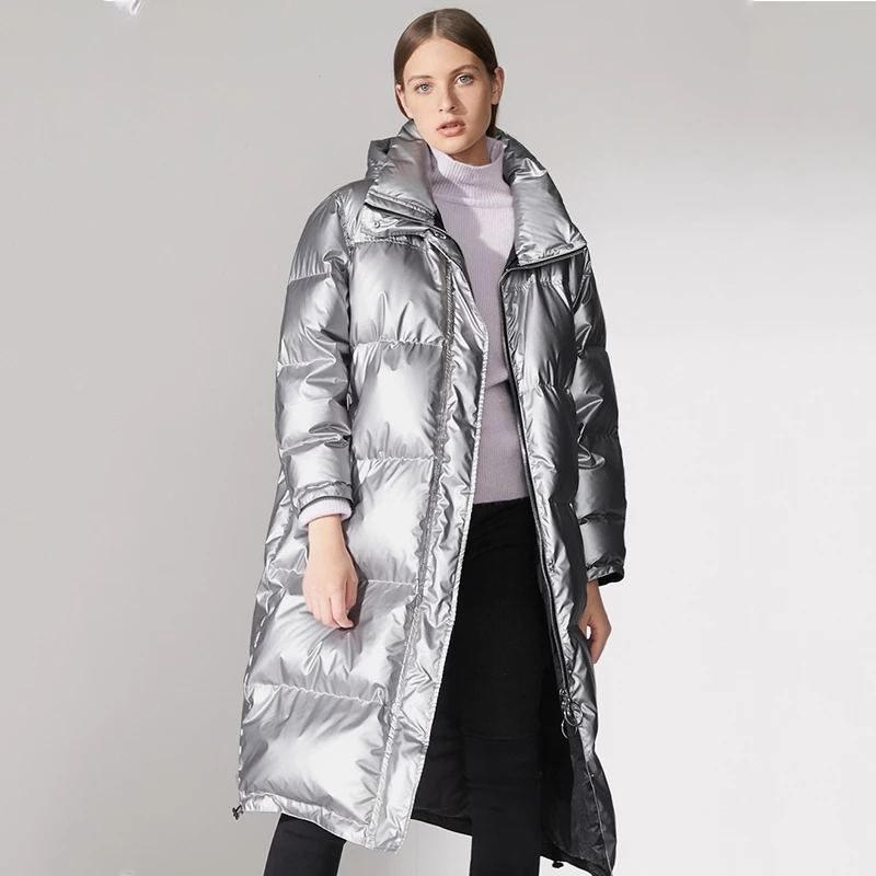 Зимнее глянцевое яркое серебряное плотное теплое пуховое пальто, женские парки больших размеров выше колена, Длинные пуховики с капюшоном, теплое пальто