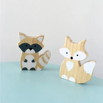 

1pc Nordic Style Home Decoration Solid Wood Cartoon Ornaments Long Tail Fox Ornaments Decoration Children Room Photography Props
