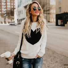 New long-sleeved women's sweater with a love pattern on the front and a twist knit with a round neck as a base sweater New long-sleeved women's sweater with a love pattern on the front and a twist knit with a round neck as a base sweater