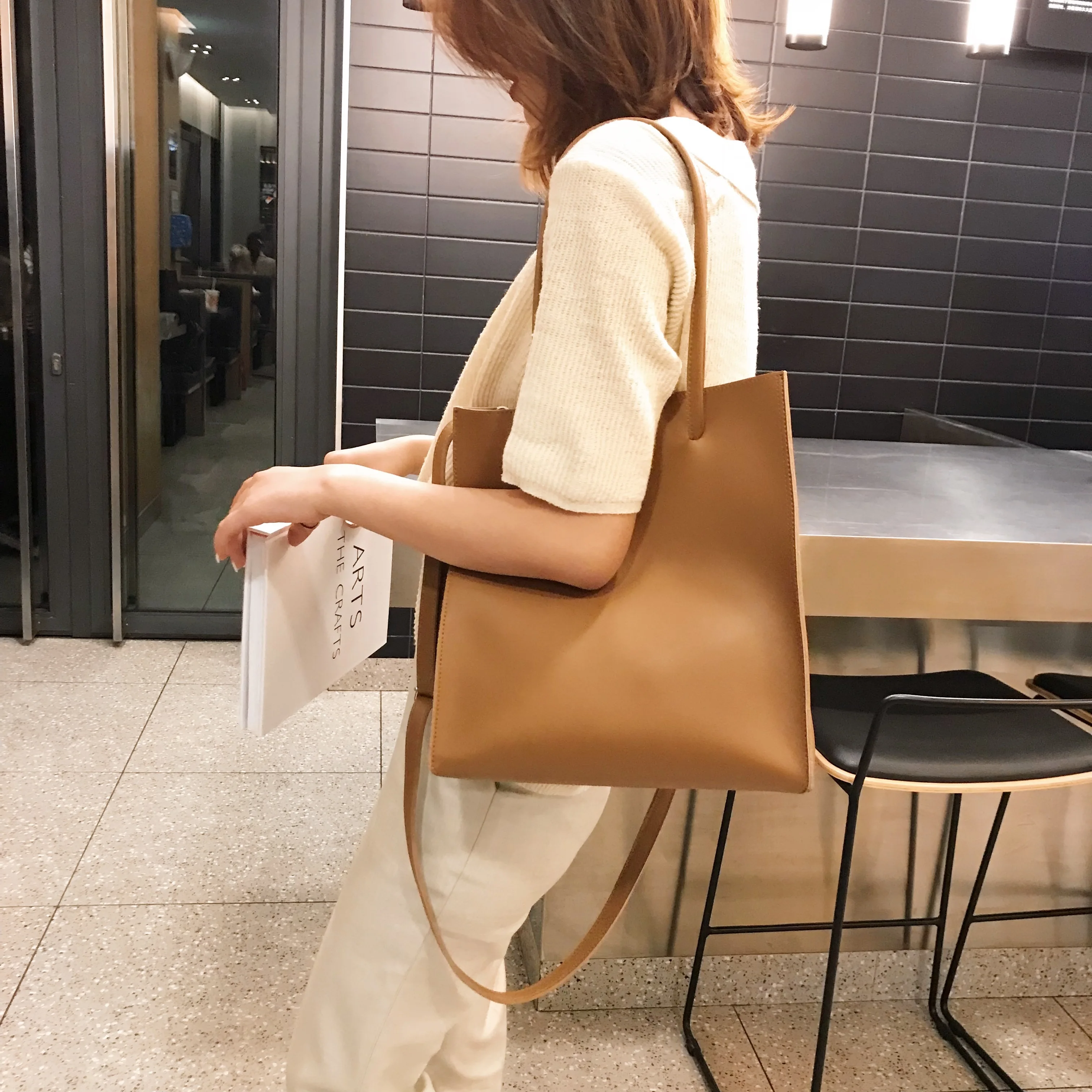 Женская сумка через плечо, роскошные сумки, женские сумки, дизайнерская Высококачественная кожаная сумка-почтальон с помпонами, женские сумки