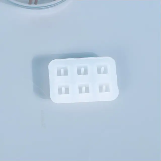square holes 8 mm