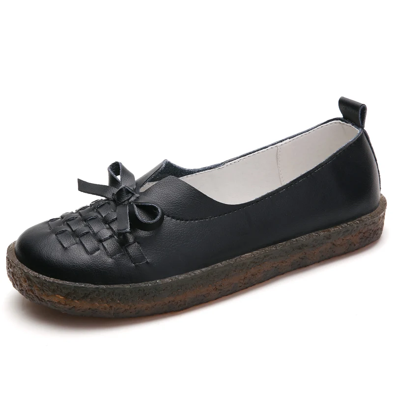 Обувь с бантиком; женские сандалии из мягкой кожи с мягкой подошвой; обувь на танкетке; светильник для зрелых женщин; женская обувь на плоской подошве для студентов; свободная обувь - Цвет: Черный