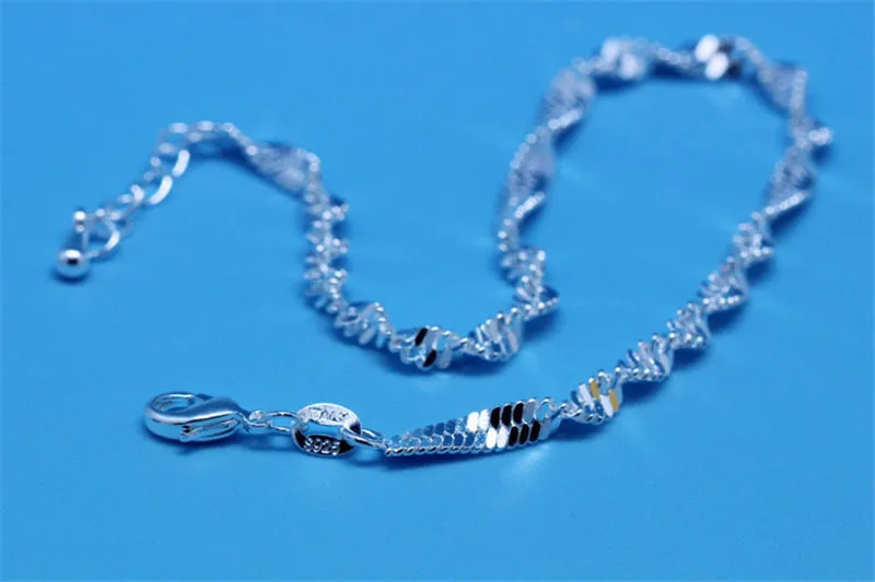 2492554346_694448036