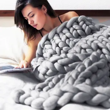 

Hand Made Thick Knitting Line Braided Carpet Bedroom Rug Kids Soft Nap Blanket Natural And Warm Home Decor
