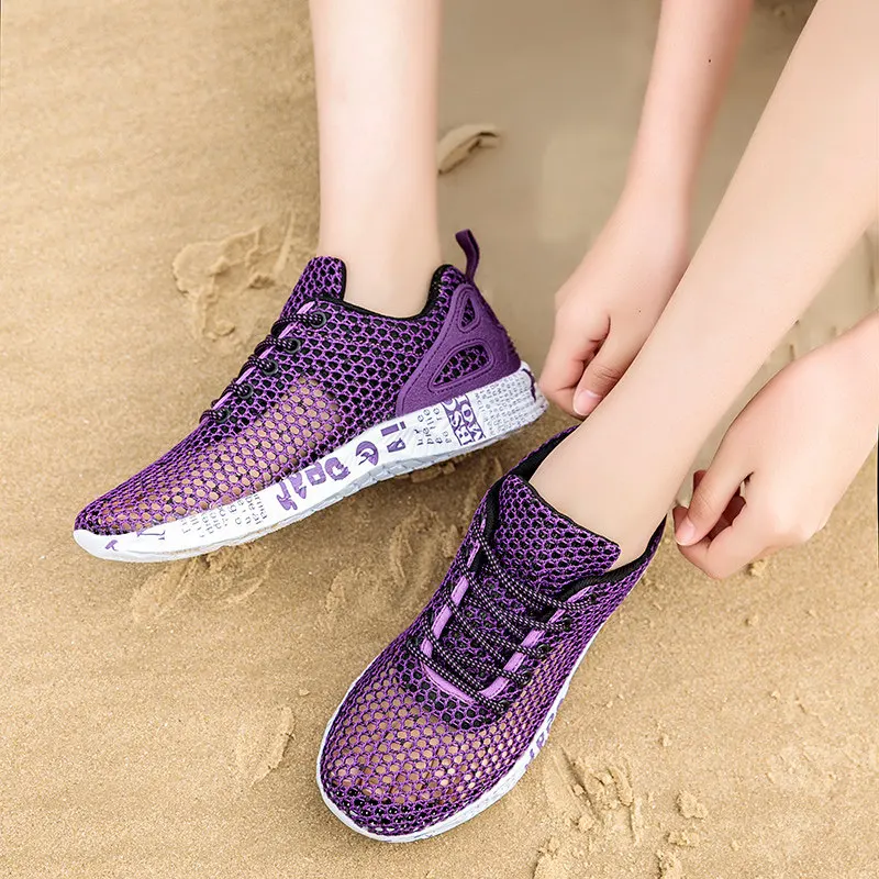 

Summer breathable mesh shoes men and women thin Sneakers deodorant large mesh shoes hollow soles men's shoes lightweight sandals