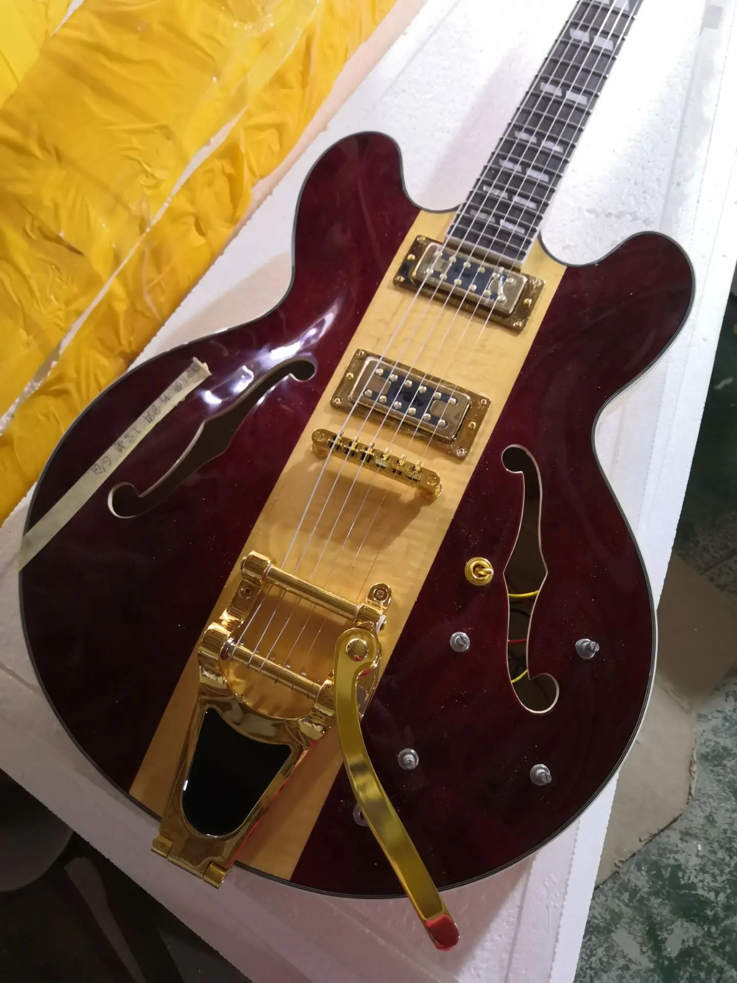 Бесплатная доставка оригинальная Классическая джазовая гитара bigsby tremolo | Спорт и