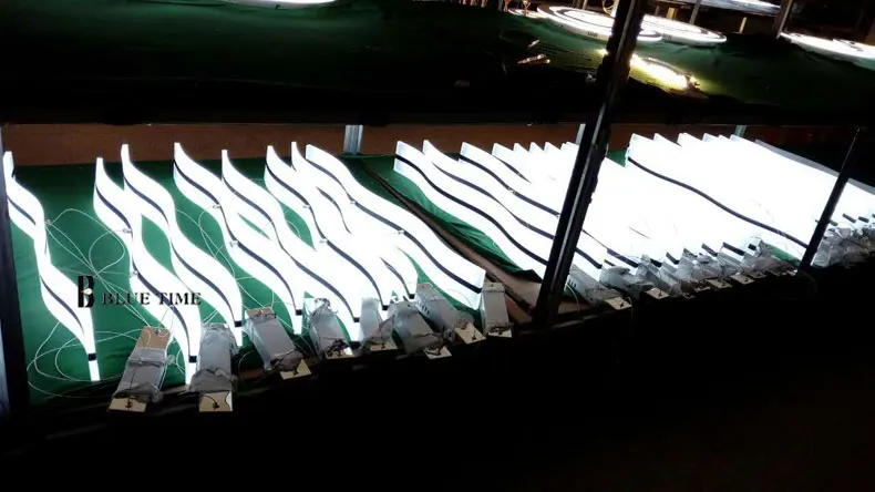 pendant-light.jpg1