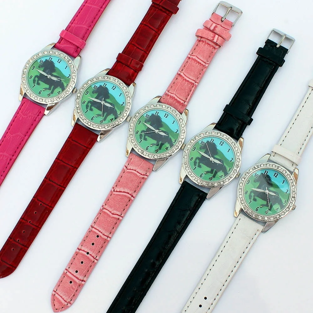 Детские Модные кварцевые часы с кожаным ремешком; наручные часы для мальчиков и девочек; часы с героями мультфильмов; циферблат лошади