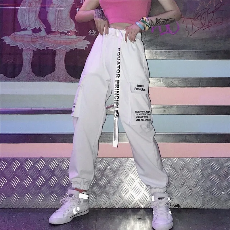 

Favour Hip Hop Cargo Pants Women Fashion 2020 Letter Print Trousers Women Harajuku Streetwear Casual Loose High Waist Pants