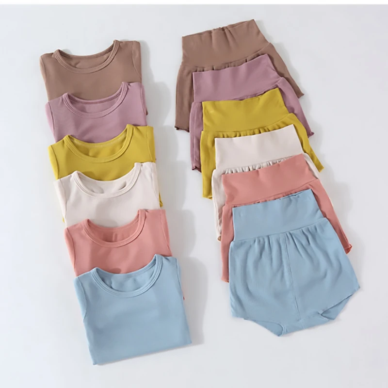 

Костюм детский летний из футболки с коротким рукавом и шортов, на возраст 6-24 месяца