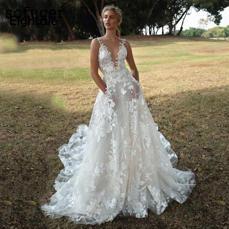 

Fantacy V Neck Ivory White Wedding Dress Sleeveless Court Train Appliques Robe De Mariee Sofuge Dubai Arabic Abiti Da Sposa