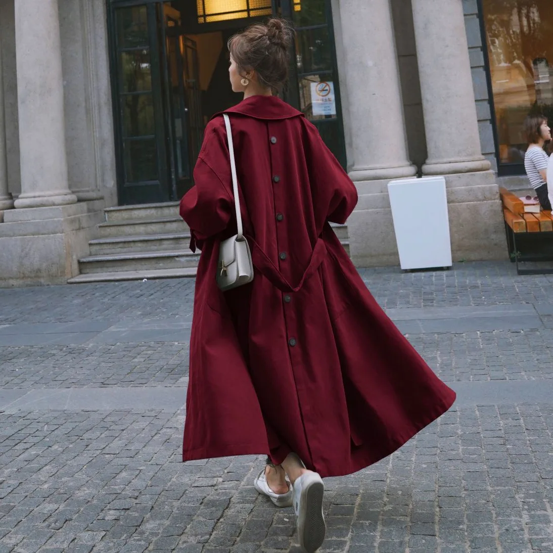 

Photo Shoot Main Push Vintage Wine Sense of Design Back Single Breasted Fold-down Collar Waist Hugging Lace-up Big Hemline Trenc