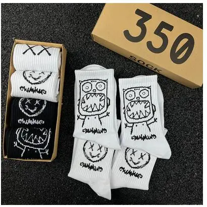 Japanese Cotton Cartoon Pattern Hip Hop Style Breathable Mid Tube Socks Skateboard Socks 4 Pair /box Soft Long Socks for Men 23